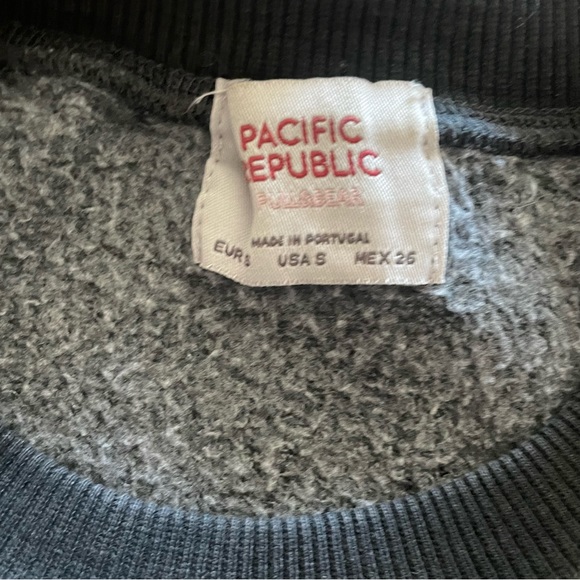 Cropped sweatshirt - Picture 2 of 3